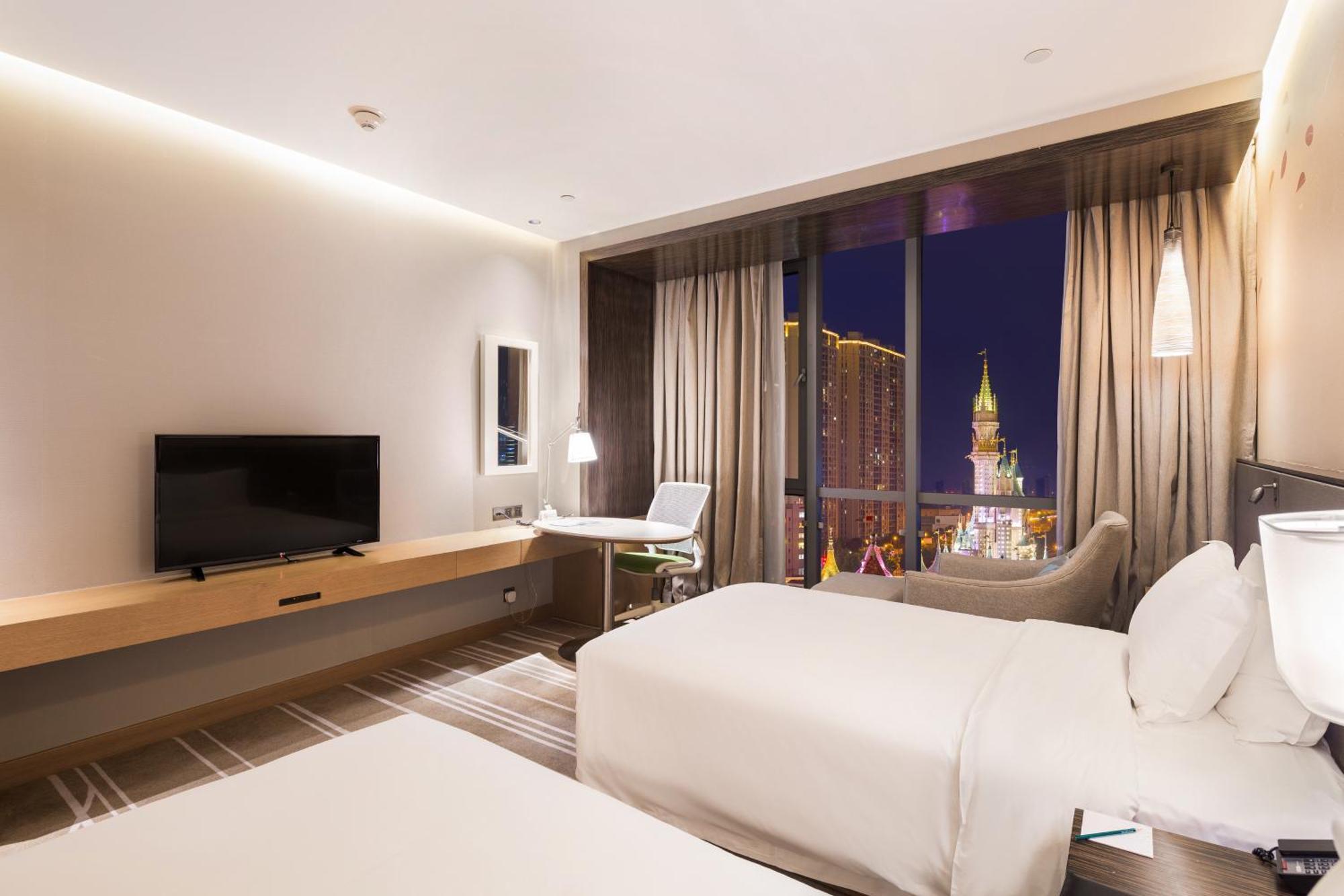 Hilton Garden Inn Нинбо Экстерьер фото