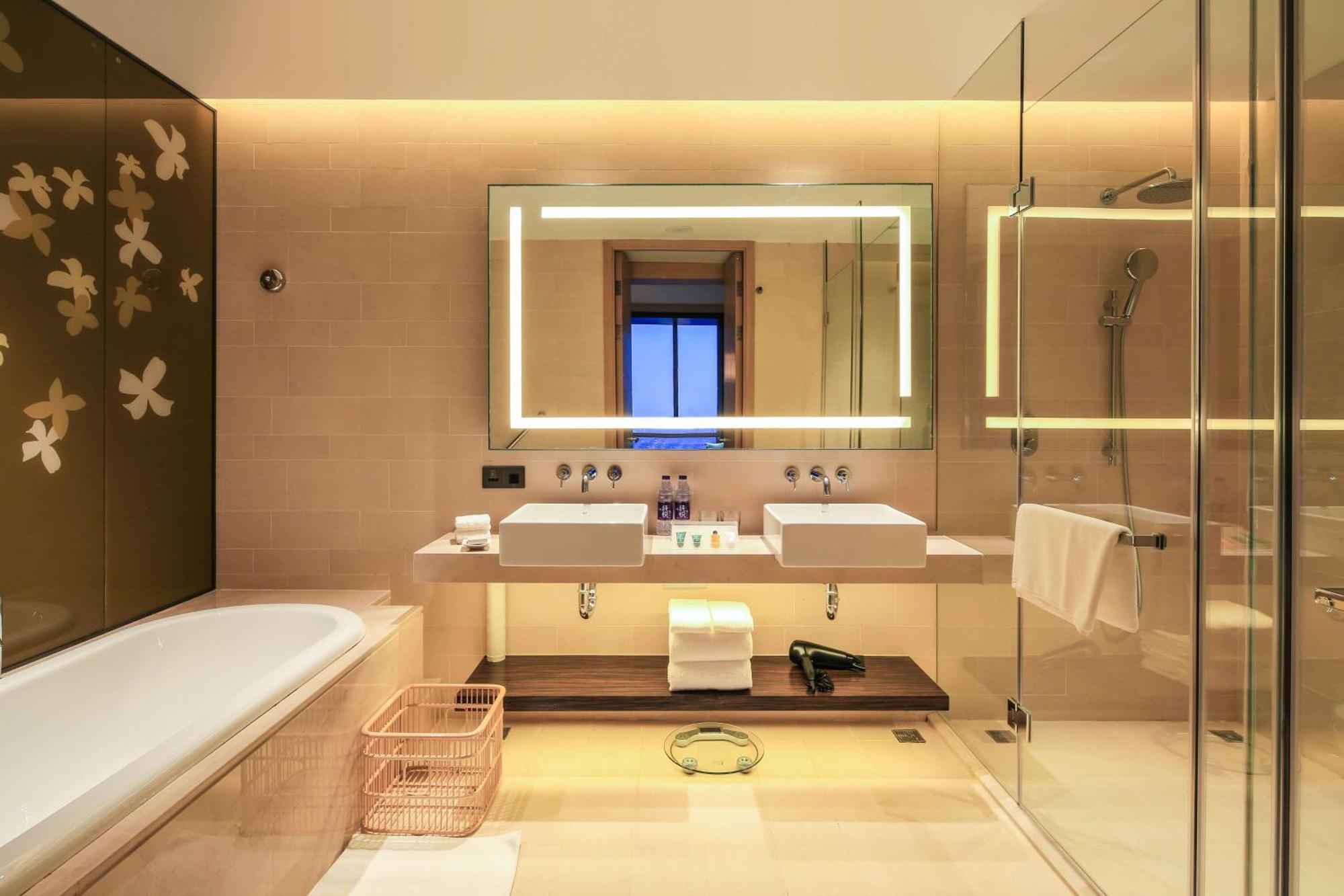 Hilton Garden Inn Нинбо Экстерьер фото